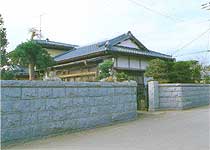 石壁と門柱